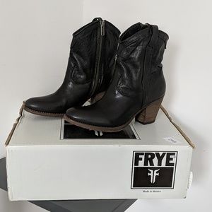Frye Womens Reed Booties